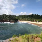 Pantai di Malang, Tempat Terbaik untuk Bersantai dan Menikmati Alam