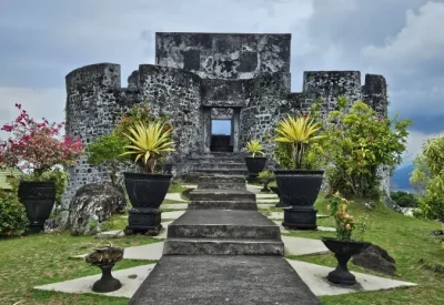 Wisata Bersejarah di Maluku yang Menyimpan Kenangan Sejarah dan Tradisi Masa Lalu