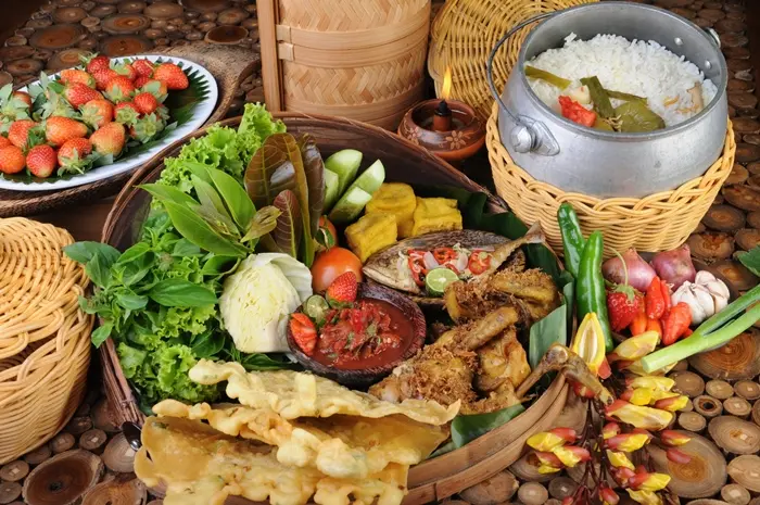 Wisata Kuliner di Bandung yang Menawarkan Hidangan Khas dengan Rasa Otentik dan Enak